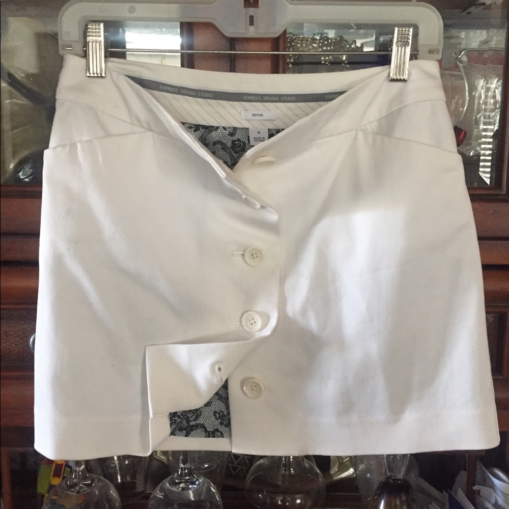Express skirt💕 - Picture 3 of 9